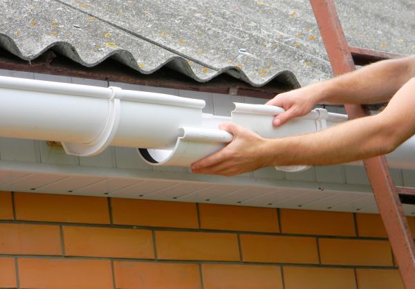 Cost of Gutter Hanging in Boise